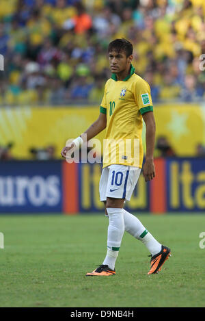 Salvador de Bahia. Brasil. 22. Juni 2013. Fußball / Fußball: FIFA Confedaretion Cup 2013. Neymar (BH) Gruppe A Spiel zwischen Italien und Brasilien Arena Fonte Nova-Stadion in der Stadt Salvador de Bahia, Brasilien. (Foto: Marco Iacobucci/Alamy live-Nachrichten) Stockfoto