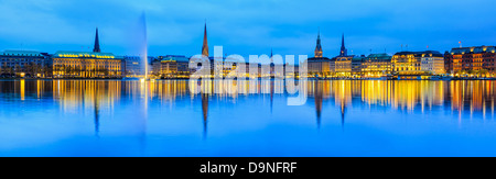 Panorama-Blick über den inneren Alster See (Binnenalster) in Hamburg, Deutschland Stockfoto