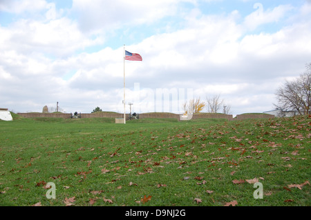 Fort Stevens, Teil der Verteidigung im Bürgerkrieg von Washington, bietet eine historische Perspektive auf die Verteidigungsstrategie der Union während des Bürgerkriegs. Sie verfügt über erhaltene militärische Strukturen und Befestigungsanlagen, die zum Schutz der Hauptstadt genutzt wurden. Stockfoto