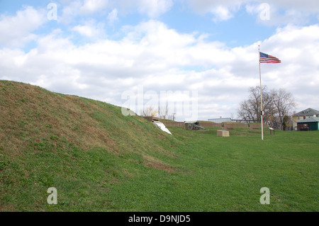 Fort Stevens, Teil der Verteidigung im Bürgerkrieg, war ein kritischer Ort während des Bürgerkriegs. Der Park verfügt über erhaltene militärische Befestigungsanlagen und bietet historische Informationen über Washingtons Verteidigung während des Krieges. Stockfoto