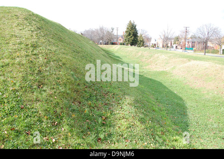 Fort Stevens, Teil der Verteidigung im Amerikanischen Bürgerkrieg, diente während des Bürgerkriegs als wichtiger Verteidigungsort. Das Fort und seine historischen Strukturen geben Einblick in die Militärgeschichte von Washington, D.C. Stockfoto