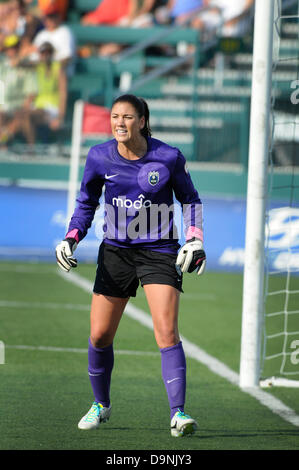 Rochester, NY, USA. 23. Juni 2013. 23. Juni 2013: Seattle Reign FC Torwart Hope Solo #1 in der zweiten Periode des Spiels als Seattle Reign FC gebunden Western New York Flash 1-1 Sahlen Stadion in Rochester, NY. © Csm/Alamy Live-Nachrichten Stockfoto