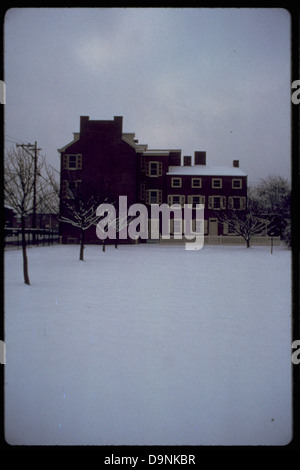 Die Edgar Allan Poe National Historic Site in Philadelphia bewahrt das Haus, in dem der berühmte amerikanische Schriftsteller lebte und schrieb. Besucher können mehr über Poes Leben, Werke und seinen Einfluss auf die amerikanische Literatur in einer historischen Umgebung erfahren. Stockfoto