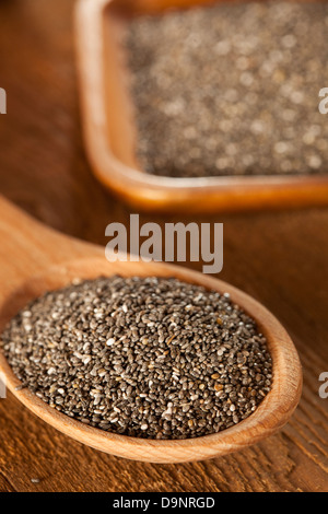 Bio trocken schwarz und weiß-Chia-Samen vor dem Hintergrund Stockfoto