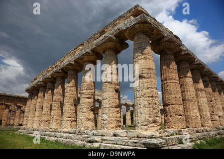 Die Basilika, Tempel der Hera, Paestum, Kampanien, Italien Stockfoto