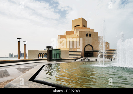 Das Museum für islamische Kunst in Doha Katar wurde vom Architekten I. M. Pei entworfen. Es war das erste seiner Art in arabischen Staaten Stockfoto