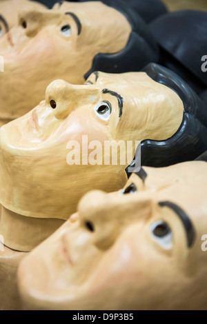 George Osborne Masken. Wenn Aktivisten in Westminster fordere sammeln verspricht Osborne zu den ärmsten der Welt. Stockfoto