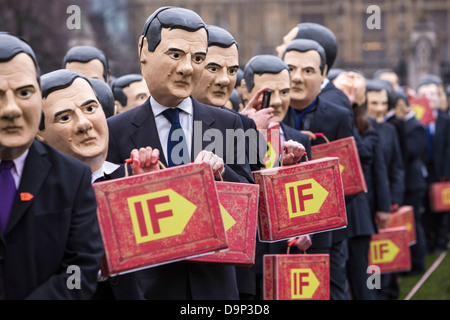 Genug Essen wenn Aktivisten versammeln sich in Westminster Osborne Versprechen einzuhalten der weltweit ärmsten fordere. Stockfoto