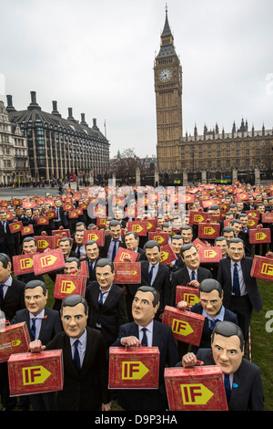 Genug Essen wenn Aktivisten versammeln sich in Westminster Osborne Versprechen einzuhalten der weltweit ärmsten fordere. Stockfoto