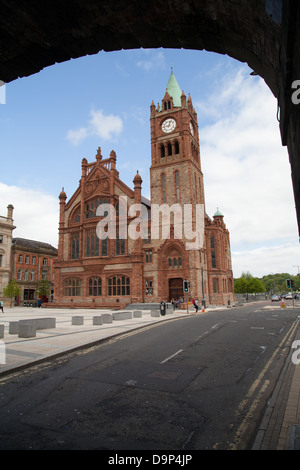 Neu restauriert Guildhall Derry Londonderry Nordirland vom Shipquay Straße Tor Stockfoto