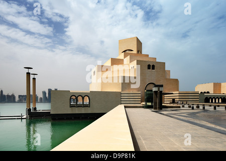 Das Museum für islamische Kunst in Doha Katar wurde vom Architekten I. M. Pei entworfen. Es war das erste seiner Art in arabischen Staaten Stockfoto