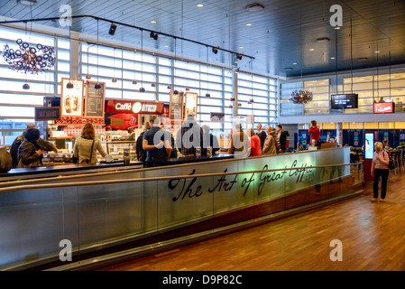 Transit-Halle in Kopenhagen Flughafen Kastrup in Dänemark Stockfoto