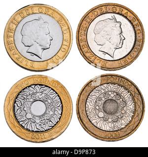 Gefälschten britischen £2 Münze (links) im Vergleich zum Original (rechts) zeigt Mangel an Details und verschiedene Farben Stockfoto