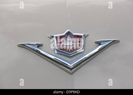 Amerikanische Oldtimer 1953 Desoto Firedome Club Coupe V8 Stamm Boot Marke Logo Emblem Marke Motiv-Abzeichen Stockfoto