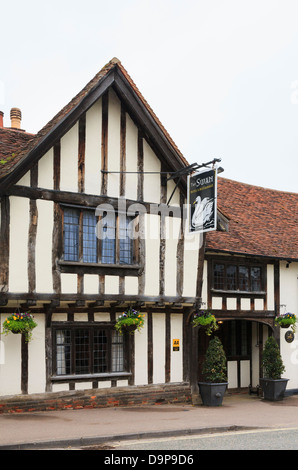 15. Jahrhundert Swan Hotel in einem Fachwerkhaus Gebäude im mittelalterlichen Dorf, High Street, Lavenham, Suffolk, England, UK, Großbritannien Stockfoto