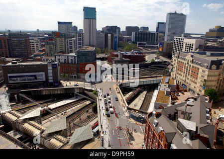 Transport & Stadt Links zu Business-Büros im Zentrum von Birmingham, Züge, New Street Station Stockfoto