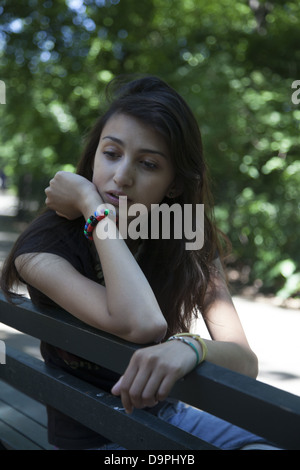 17 Jahre alter Teenager-Mädchen in Brooklyn, New York. Stockfoto