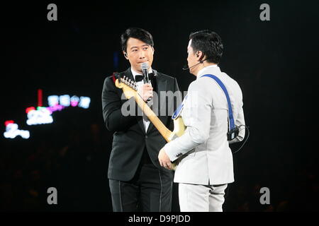 Leon Lai bei danke-Konzert von Mark Lui in Hong Kong, China am Sonntag, 23. Juni 2013 statt. Stockfoto