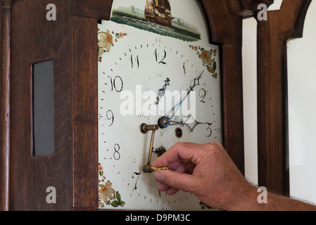 Liquidation einer Standuhr Stockfoto