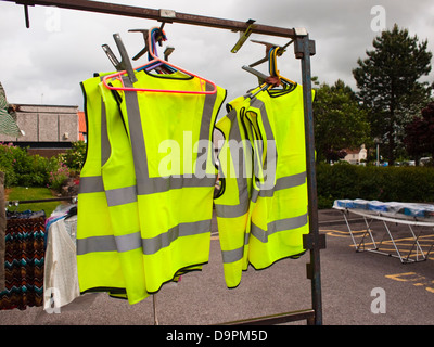 Hohe Sichtbarkeit Westen o für den Verkauf auf einem Marktstand Stockfoto