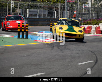 Porto, Portugal, 22. Juni 2013, Circuito da Boavista - historische Ausdauer, Rennen 1, Alexandre Guimaraes (3. Platz) fahren einen Lotus Elan Geist Stockfoto