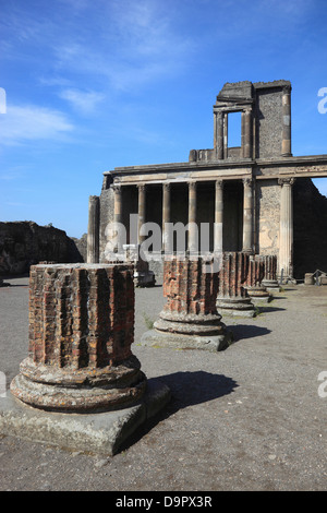 Die Basilika, Sitz des Gerichts, Pompeji, Kampanien, Italien Stockfoto