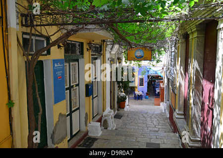 Straßenszene, Symi (Simi), Rhodos (Rodos) Region, die Dodekanes, South Aegean Region, Griechenland Stockfoto