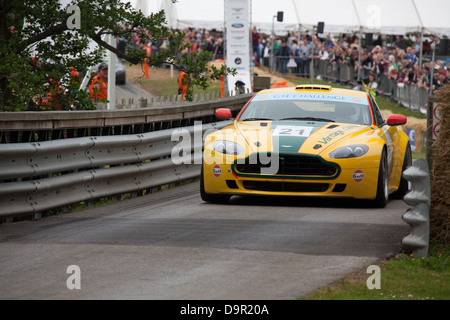 Cholmondeley Pageant of Power, ist eine jährliche Luft, Land und Wasser Demonstration von Kraft und Geschwindigkeit. Stockfoto