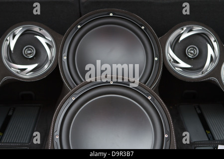 Auto nach dem tuning mit großen Stereo-System. Stockfoto