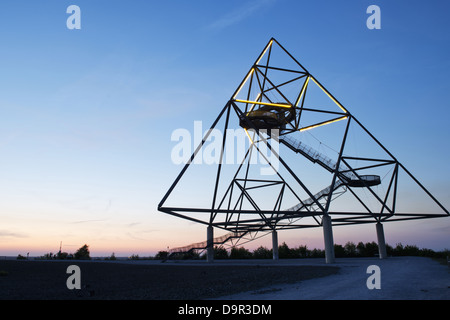 Blick auf die berühmte Tetraeder auf der Kohle-Bergbau-Spitze in Bottrop, Deutschland. Stockfoto