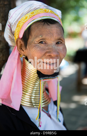 ein langer necked Kayan Lahwi Dame, Bagan, Myanmar (Burma) Stockfoto