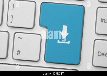 Blaue Download-Button auf Tastatur Stockfoto