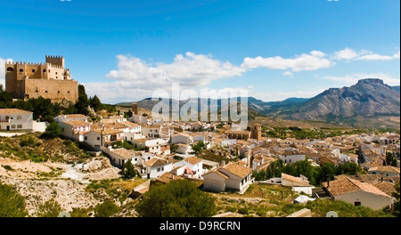 Renaissance-Schloss auf einem Hügel in Velez Blanco, Provinz Almeria in Spanien positioniert. Stockfoto