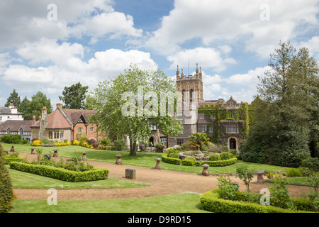 Great Malvern Priory von Abbey Hotel Gärten, Malvern, Worcestershire, England, UK Stockfoto