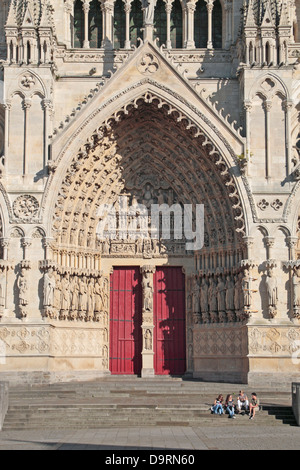 Die Kathedrale unserer lieben Frau von Amiens (Cathédrale Notre-Dame Amiens) oder Kathedrale von Amiens, Amiens, Somme, Picardie, Frankreich. Stockfoto