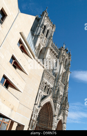 Die Kathedrale unserer lieben Frau von Amiens (Cathédrale Notre-Dame Amiens) oder Kathedrale von Amiens, Amiens, Somme, Picardie, Frankreich. Stockfoto