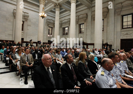 Die Einweihungszeremonie des New Orleans Custom House 014 feiert die Fertigstellung des Gebäudes als wichtiger Standort des US-Zoll- und Grenzschutzes. Es ist die Gründung des New Orleans Customs House, das für den US-Hafenbetrieb von zentraler Bedeutung ist. Stockfoto