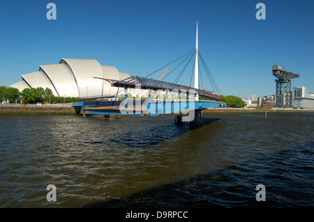 Glocken-Brücke über den Basie-Clyde in Glasgow, Schottland Stockfoto