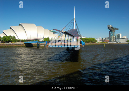 Glocken-Brücke über den Basie-Clyde in Glasgow, Schottland Stockfoto