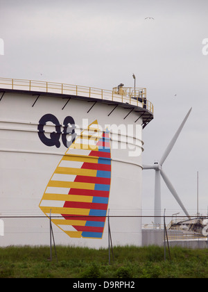 Q8 Öldepot terminal im Hafen von Rotterdam, Niederlande Stockfoto