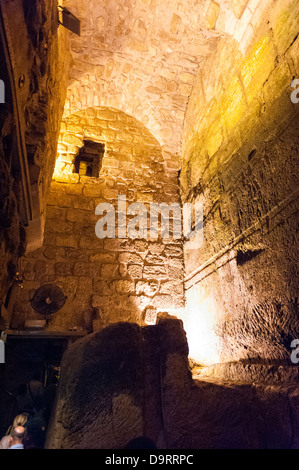 Israel alten Stadt Jerusalem Tunnel Tunnel unter westlichen Klagemauer herodianischen Straße Hasmonean Zisterne Stockfoto