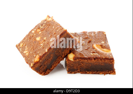 Brownies mit Cashew-Nüssen auf weißem Hintergrund Stockfoto