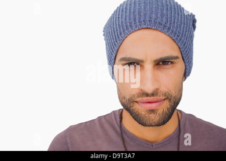 Ernster Mann tragen Mütze Hut Stockfoto