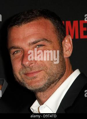 Liev Schreiber im Ankunftsbereich für RAY DONOVAN Serie Premiere auf SHOWTIME, Directors Guild of America (DGA) Theater, Los Angeles, CA 25. Juni 2013. Foto von: Emiley Schweich/Everett Collection Stockfoto