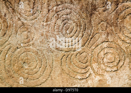 Megalithischen Kunst. Knowth Durchgang Grab Brú Na Bóinne. County Meath, Irland Stockfoto