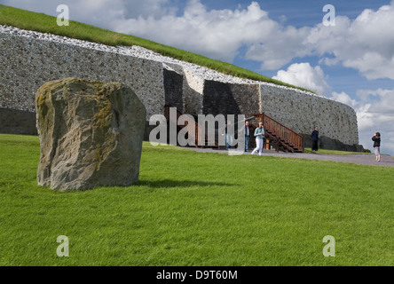 Newgrange Durchgang Grab. Brú Na Bóinne. County Meath, Irland Stockfoto