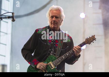 25. Juni 2013 - Del Mar, Kalifornien, USA - Gitarrist HOWARD LEESE mit BAD COMPANY in das San Diego County Fair Tribüne Stadium führt. (Kredit-Bild: © Daniel Knighton/ZUMAPRESS.com) Stockfoto