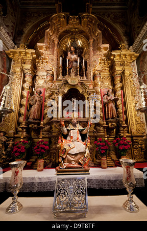 Vergoldete Kapelle in der Kathedrale von Sevilla, Sevilla, Spanien, Andalusien. Stockfoto