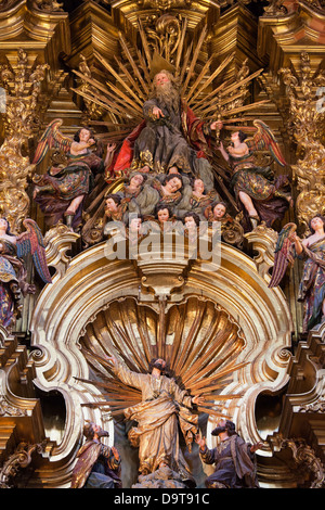 Hochaltar mit Verklärung des Herrn auf dem Berg Tabor in der Kirche des Göttlichen Erlösers, Iglesia Colegial del Salvador in Sevilla, Spanien. Stockfoto