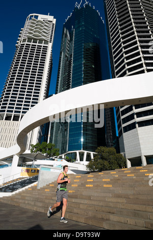 Moderne Hochhäuser am Eagle Street Pier Fluss in Brisbane CBD-Queensland-Australien Stockfoto